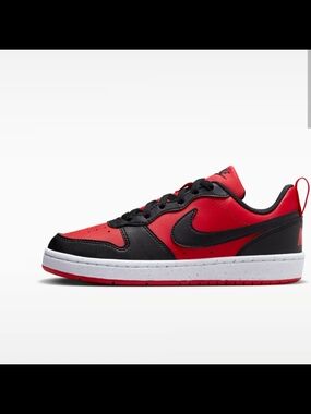 Nike Low-Top Sneaker in Red and Black Fit 9W